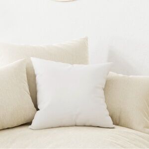 NWT Looms & Linens 22x22 Euro Hypoallergenic Down Alternative Pillow Insert